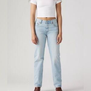Levi's Women's Light Blue 501 90s Straight Leg Jeans